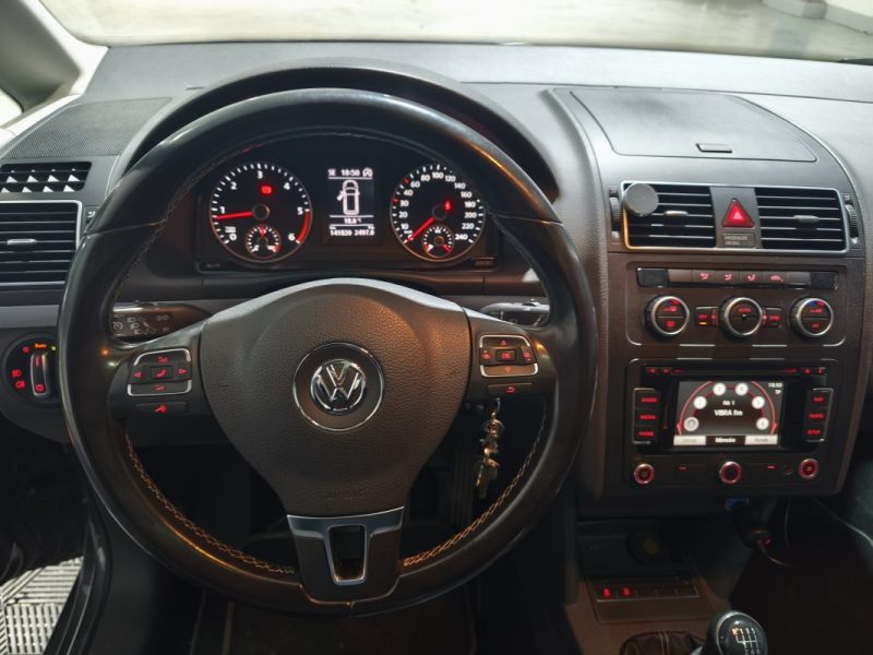 VOLKSWAGEN TOURAN 1.6 TDI 105CH FAP TRENDLINE SUIVIE ENTRETIEN DISTRI OK