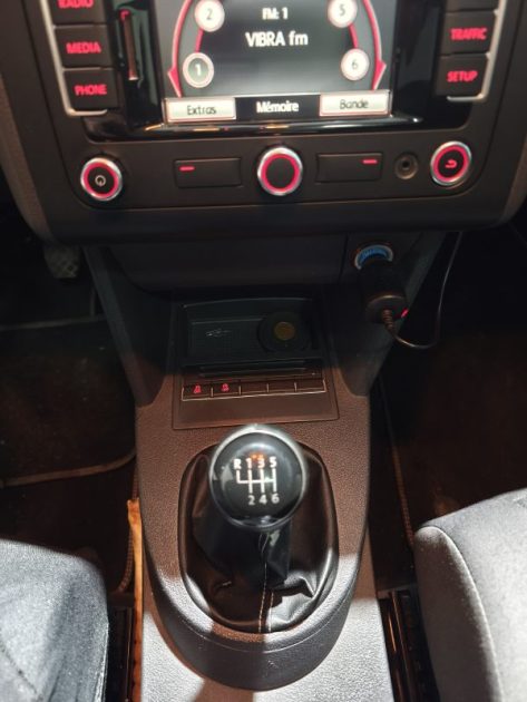 VOLKSWAGEN TOURAN 1.6 TDI 105CH FAP TRENDLINE SUIVIE ENTRETIEN DISTRI OK