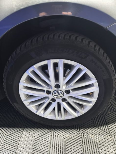 VOLKSWAGEN TOURAN 1.6 TDI 105CH FAP TRENDLINE SUIVIE ENTRETIEN DISTRI OK