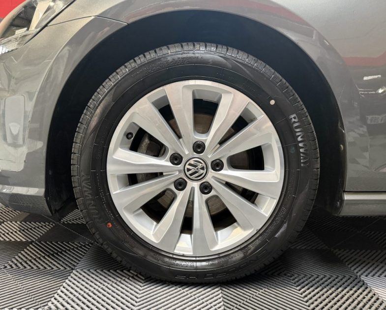 VOLKSWAGEN GOLF 1.6 TDI 115 IQ.DRIVE DSG 