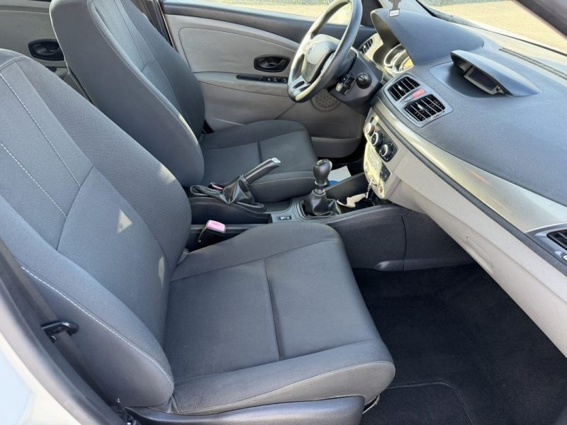 RENAULT MEGANEIII 1.5 DCI 110 AUTHENTIQUE 2011