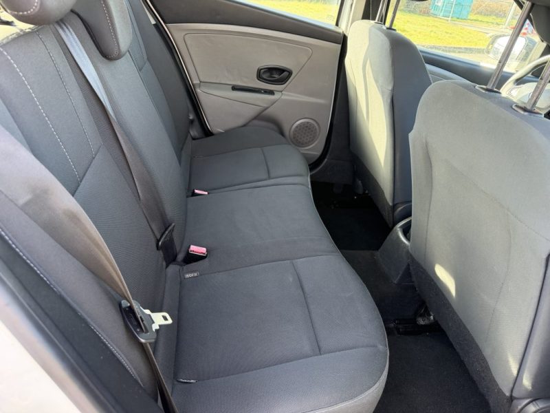 RENAULT MEGANEIII 1.5 DCI 110 AUTHENTIQUE 2011