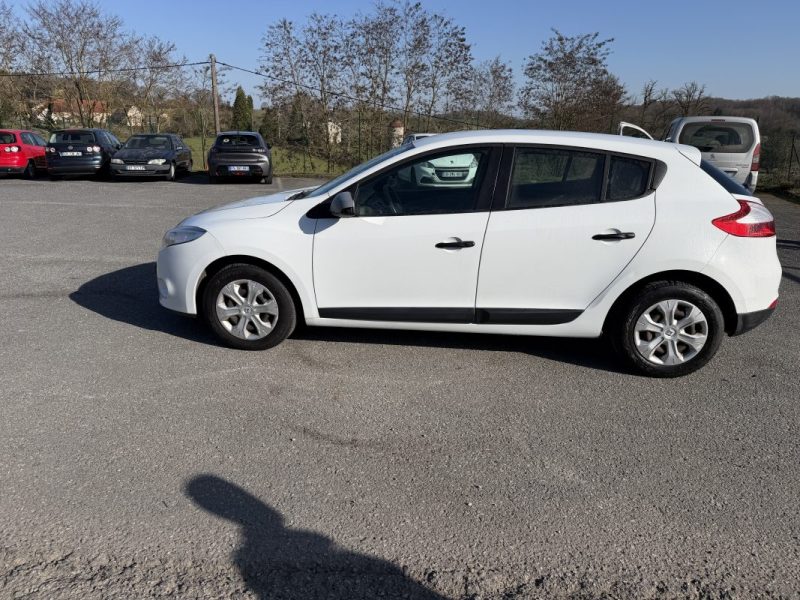 RENAULT MEGANEIII 1.5 DCI 110 AUTHENTIQUE 2011