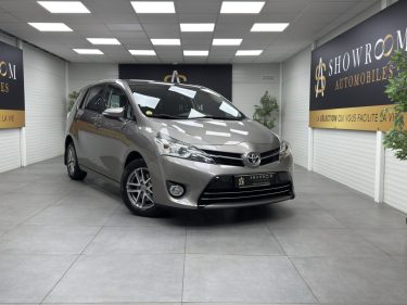 Toyota Verso (2) 112 D-4D - FEEL! SkyView - 7 places