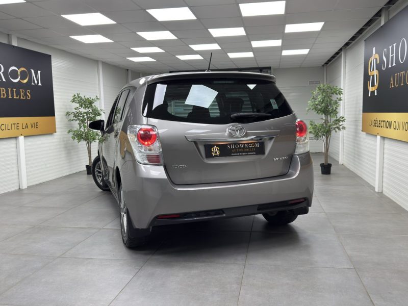 Toyota Verso (2) 112 D-4D - FEEL! SkyView - 7 places