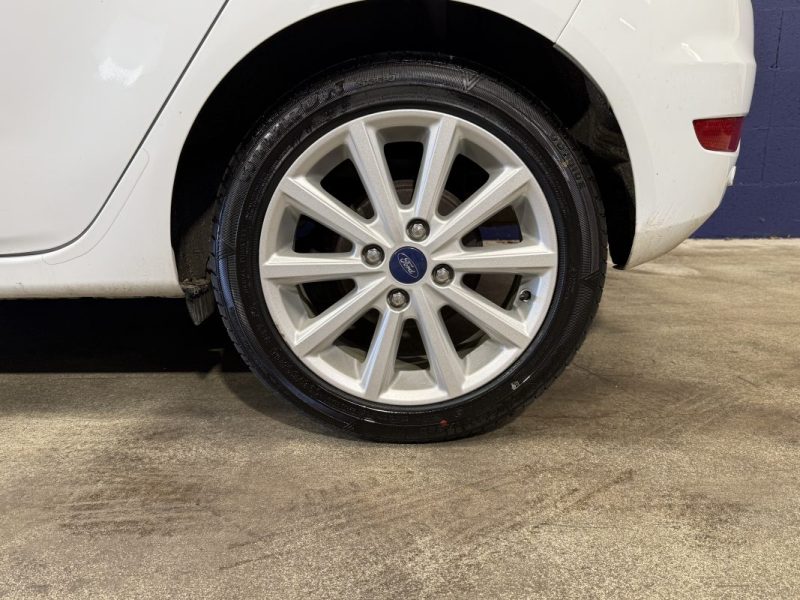 FORD FIESTA 1.0 - 100CH -  STOP&START TITANIUM 5P SUIVI FACTURES - 79950KM 