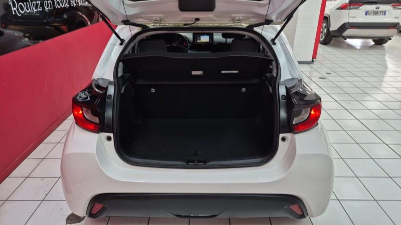 TOYOTA YARIS 4 BERLINE 116cv DYNAMIC BUSINESS 2023/1 ERE MAIN/TVA RECUPERABLE