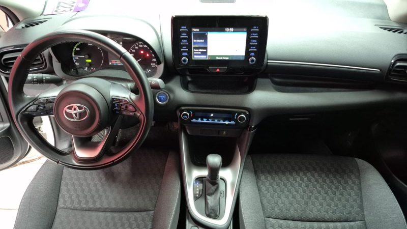 TOYOTA YARIS 4 BERLINE 116cv DYNAMIC BUSINESS 2023/1 ERE MAIN/TVA RECUPERABLE