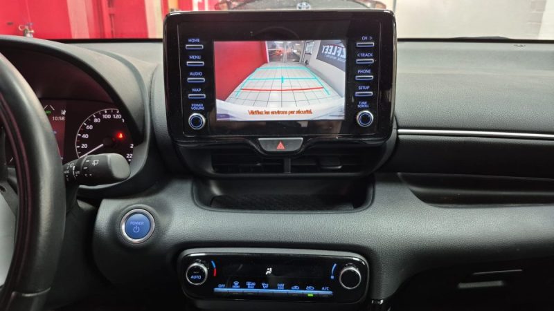 TOYOTA YARIS 4 BERLINE 116cv DYNAMIC BUSINESS 2023/1 ERE MAIN/TVA RECUPERABLE