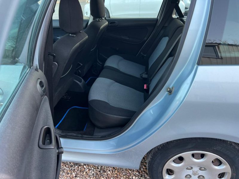 PEUGEOT 206 SW 1.4 i 75 ch X-Line
