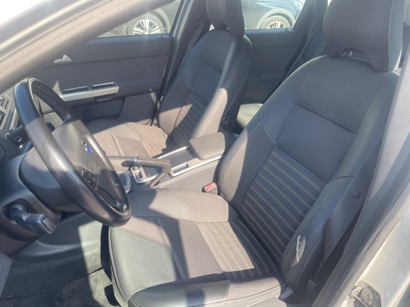VOLVO V50 2.0 D 136CH MOMENTUM 101MKM