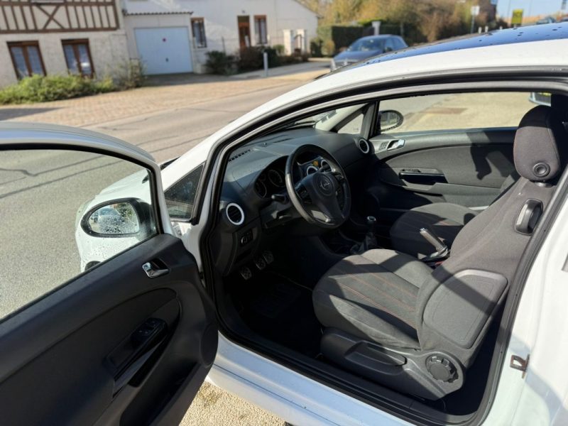 Opel Corsa 1.4 Twinport 100Ch 111 Pack OPC