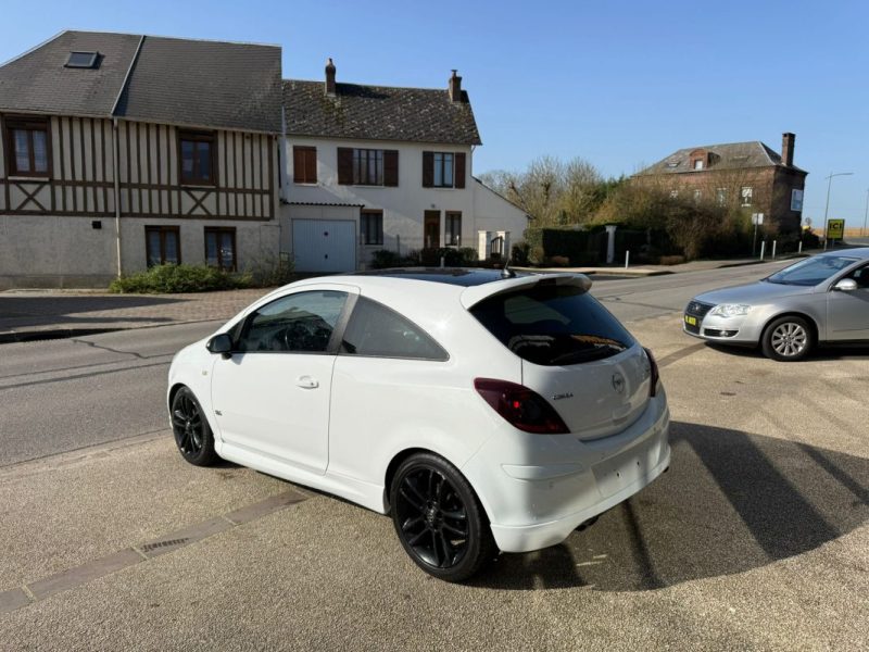 Opel Corsa 1.4 Twinport 100Ch 111 Pack OPC