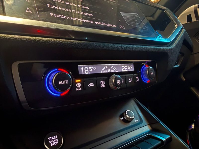 AUDI Q3 Sportback 35 TDI 150 ch S line  S TRONIC 7 / TOIT OUVRANT + KEYLESS + CARPLAY /