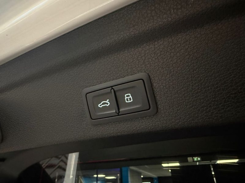 AUDI Q3 Sportback 35 TDI 150 ch S line  S TRONIC 7 / TOIT OUVRANT + KEYLESS + CARPLAY /