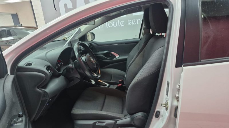 TOYOTA YARIS 4 BERLINE HYBRIDE 116cv FRANCE BUSINESS/1 ERE MAIN