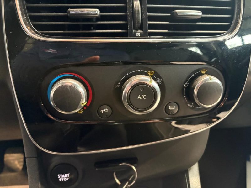 Clio IV 1.2 73ch 🚗 Distribution neuve 🔧 Suivi 📋 Reprise 🔄 Garantie 🛡️