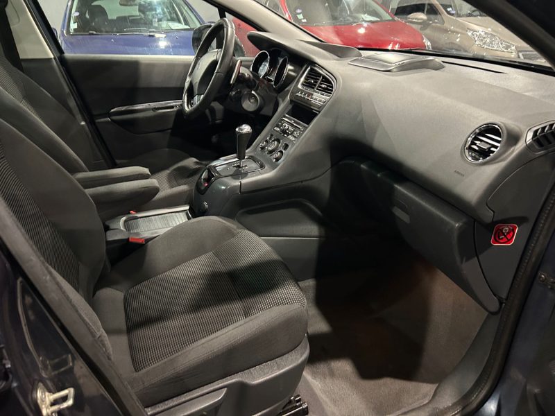 PEUGEOT 5008 1.6 HDI 110CH BMP6 
