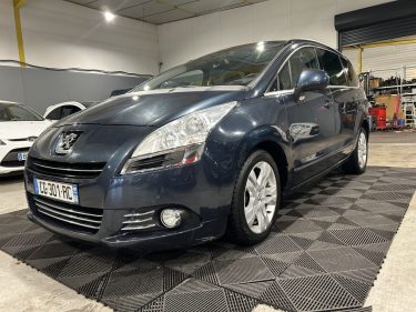 PEUGEOT 5008 1.6 HDI 110CH BMP6 