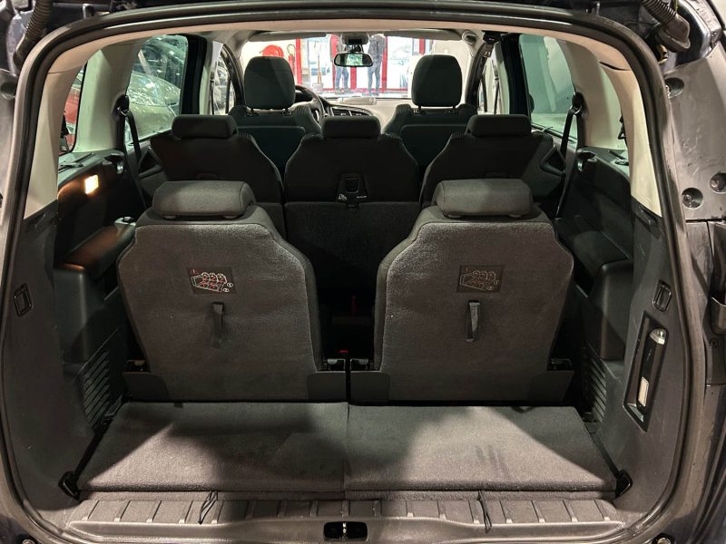 PEUGEOT 5008 1.6 HDI 110CH BMP6 