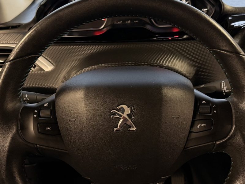 PEUGEOT 2008 URBAN CROSS 1.2 130 Cv 1ERE MAIN / 40 300 Kms CRIT AIR 1 - GARANTIE 1 AN