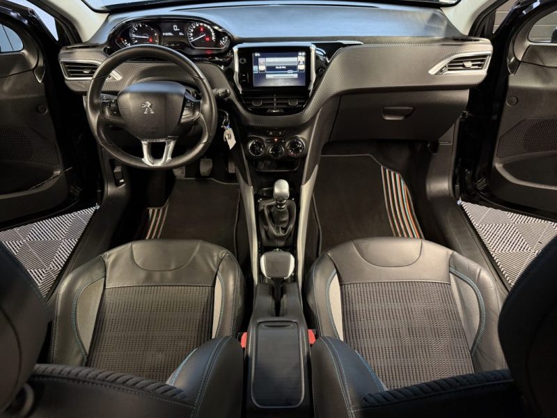 PEUGEOT 2008 URBAN CROSS 1.2 130 Cv 1ERE MAIN / 40 300 Kms CRIT AIR 1 - GARANTIE 1 AN