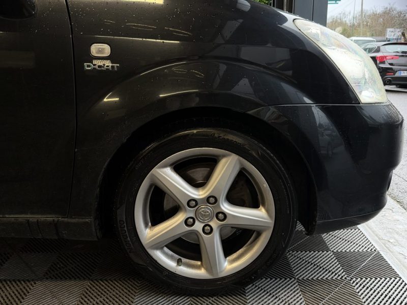 TOYOTA COROLLA VERSO II 2.2 D4-D 177cv / ECRAN GPS CAMERA RECUL ATTELAGE BVM6