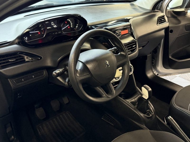 PEUGEOT 208 PHASE 2 LIKE 1.2 68 Cv PREMIERE MAIN / 16 800 Kms CRIT AIR 1 5 PORTES - GARANTIE 1 AN