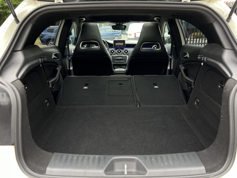 MERCEDES CLASSE A III 200 FASCINATION / AMG 1.8 CDI 136 Cv BVA7 / TOIT OUVRANT - GARANTIE 1 AN