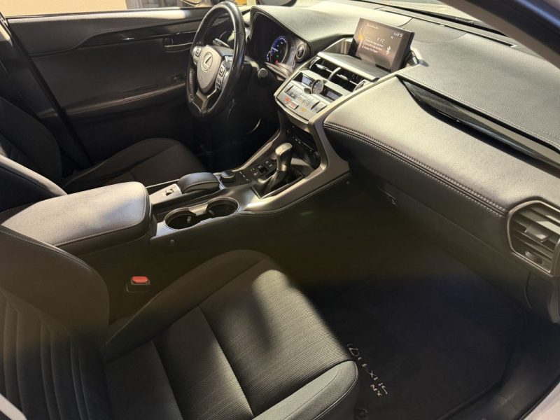 LEXUS NX 300H 2.5 VVT 155cv E-CVT Automatique - Suivi LEXUS  