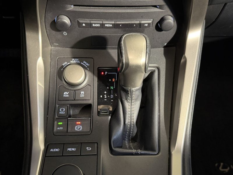 LEXUS NX 300H 2.5 VVT 155cv E-CVT Automatique - Suivi LEXUS  