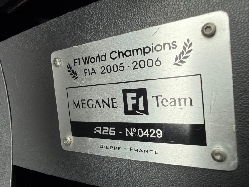 RENAULT MEGANE RS 2.0T 16V 230 F1 TEAM R26 NUMEROTEE 41MKM