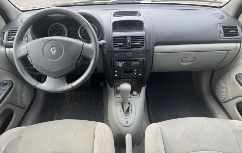 RENAULT  CLIO  1.4 AUTHENTIQUE CONFORT 2005