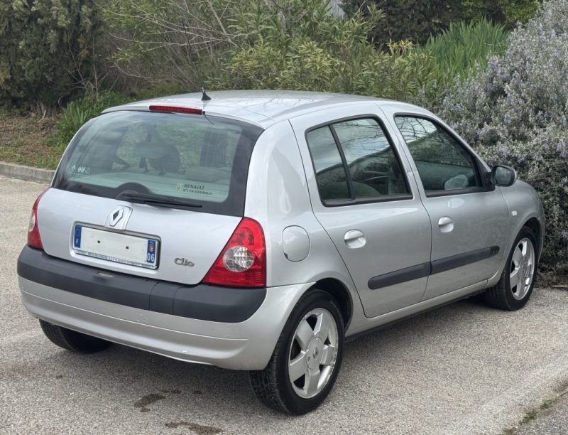 RENAULT  CLIO  1.4 AUTHENTIQUE CONFORT 2005