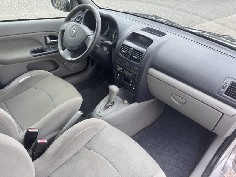 RENAULT  CLIO  1.4 AUTHENTIQUE CONFORT 2005