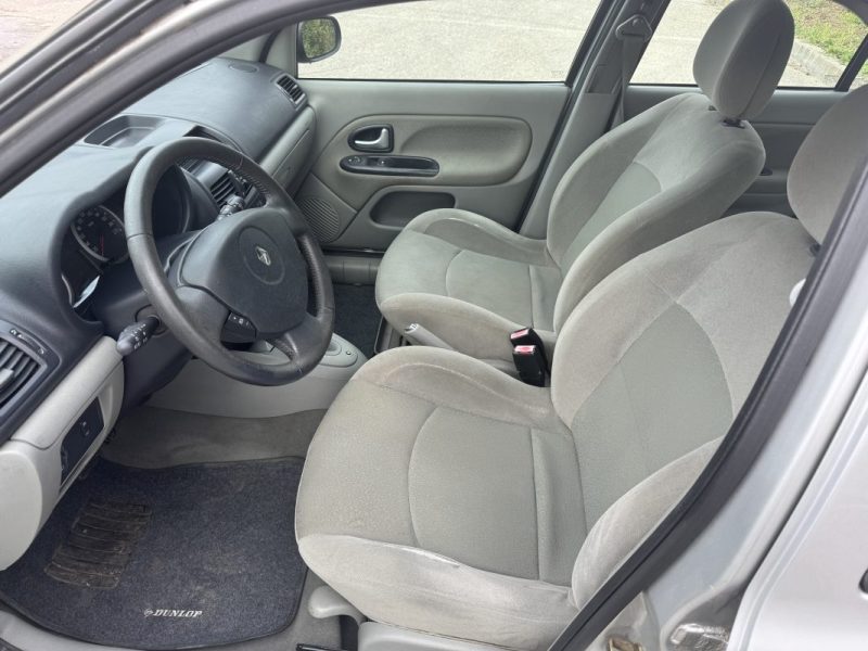 RENAULT  CLIO  1.4 AUTHENTIQUE CONFORT 2005