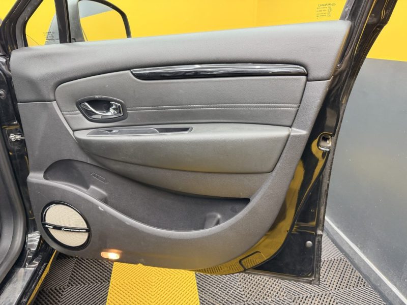 RENAULT GRAND SCÉNIC III 1.2 TCE 130CH ENERGY BOSE 7 PLACES 