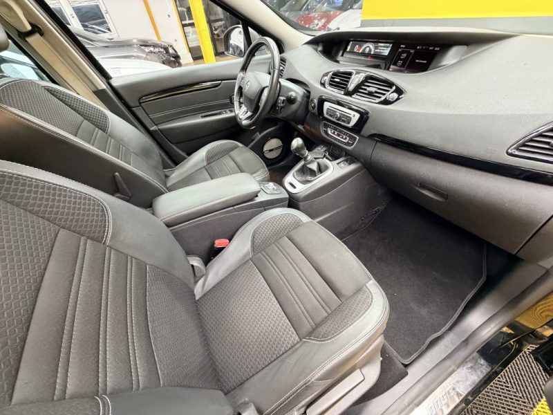 RENAULT GRAND SCÉNIC III 1.2 TCE 130CH ENERGY BOSE 7 PLACES 