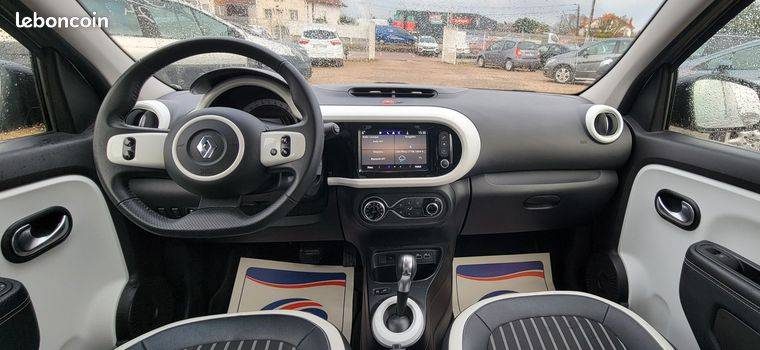 RENAULT TWINGO TECHNO 2024