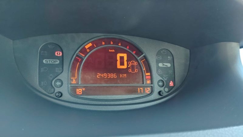 RENAULT MODUS 1.5 DCI 85 ch 2006 - DISTRIBUTION NEUVE 