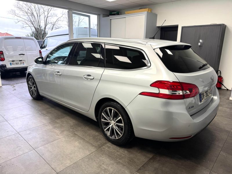 PEUGEOT 308 II 1.2 ESSENCE 130CH S&S ALLURE 2015
