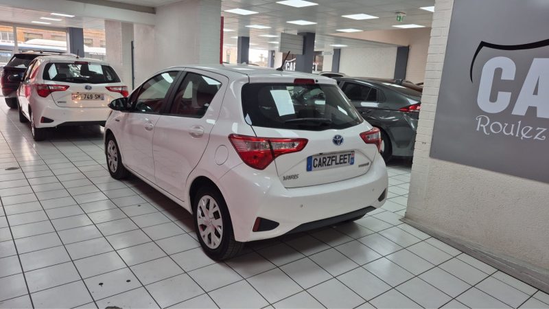 TOYOTA YARIS HYBRIDE 100cv FRANCE BUSINESS/1 ERE MAIN