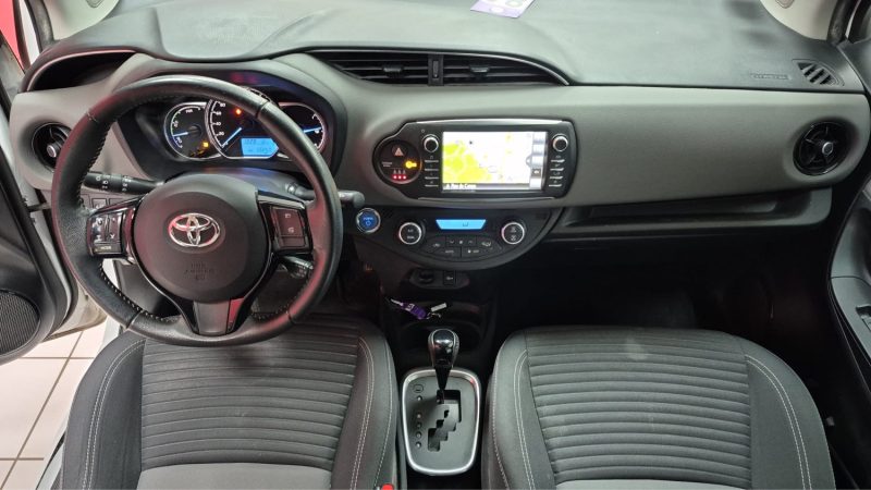 TOYOTA YARIS HYBRIDE 100cv FRANCE BUSINESS/1 ERE MAIN