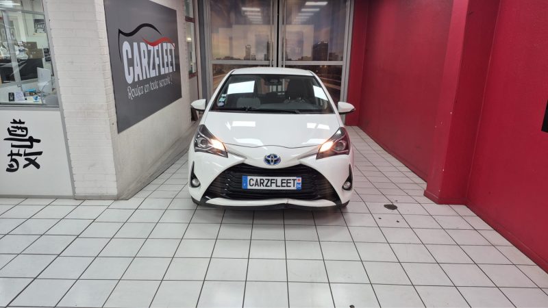 TOYOTA YARIS HYBRIDE 100cv FRANCE BUSINESS/1 ERE MAIN