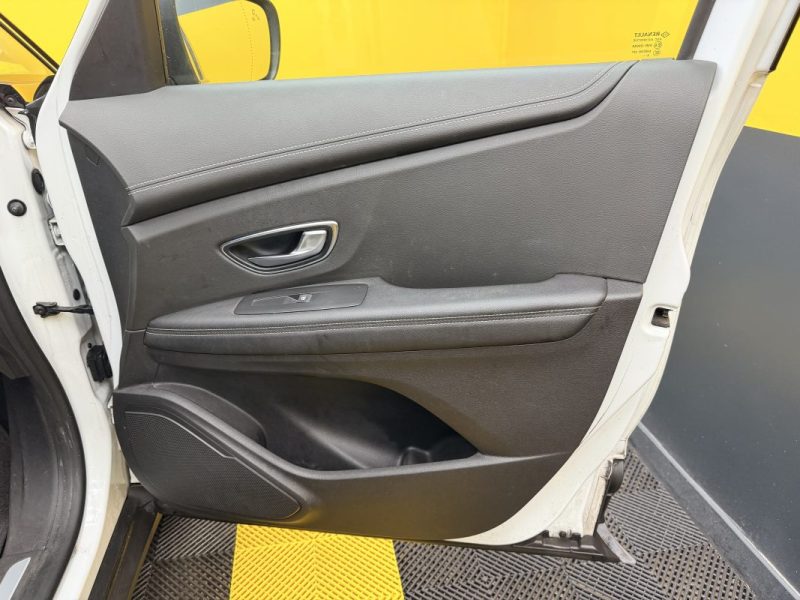 RENAULT GDSCEN.IV 1.2 TCE 130CH ENERGY INTENS 7 PLACES