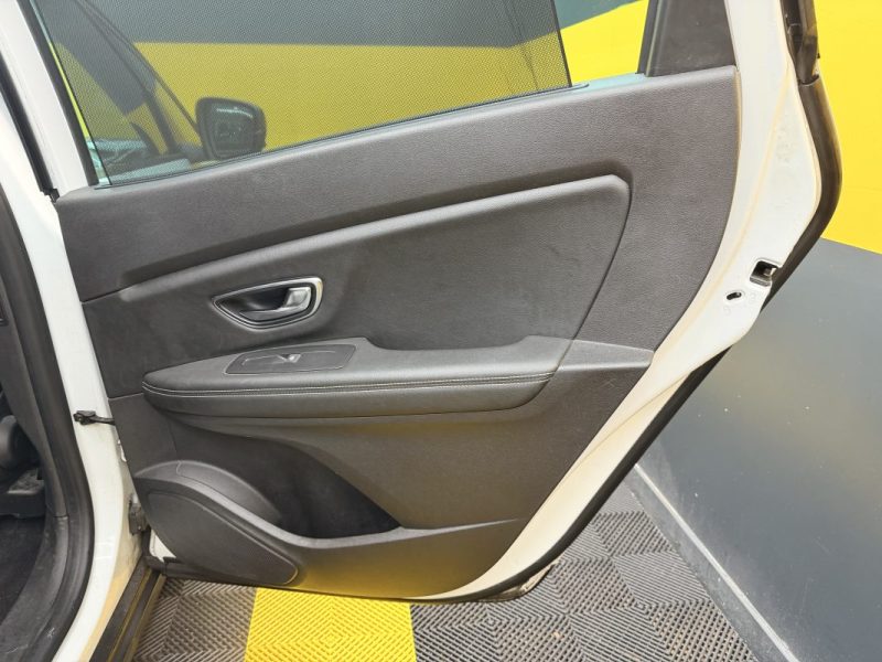 RENAULT GDSCEN.IV 1.2 TCE 130CH ENERGY INTENS 7 PLACES