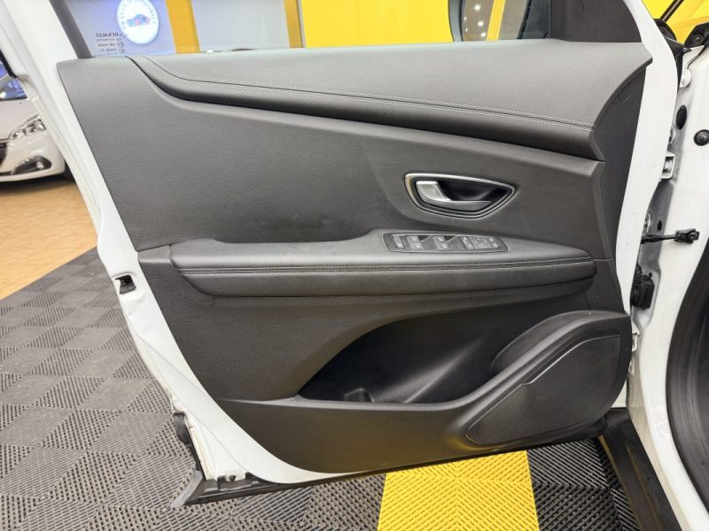 RENAULT GDSCEN.IV 1.2 TCE 130CH ENERGY INTENS 7 PLACES