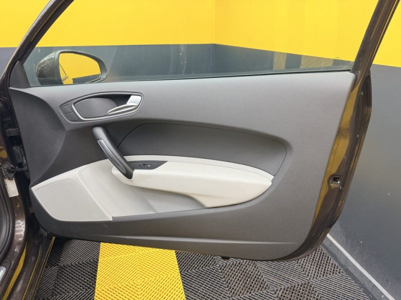 AUDI A1 SB 1.4 TFSI 122 ATTRACTION S TRONIC 2010