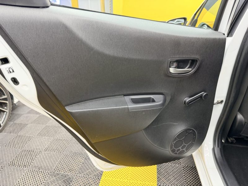 TOYOTA YARIS 100 VVT-I DYNAMIC 5P 2014