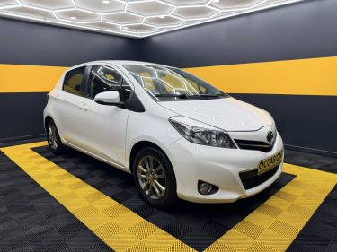 TOYOTA YARIS 100 VVT-I DYNAMIC 5P 2014
